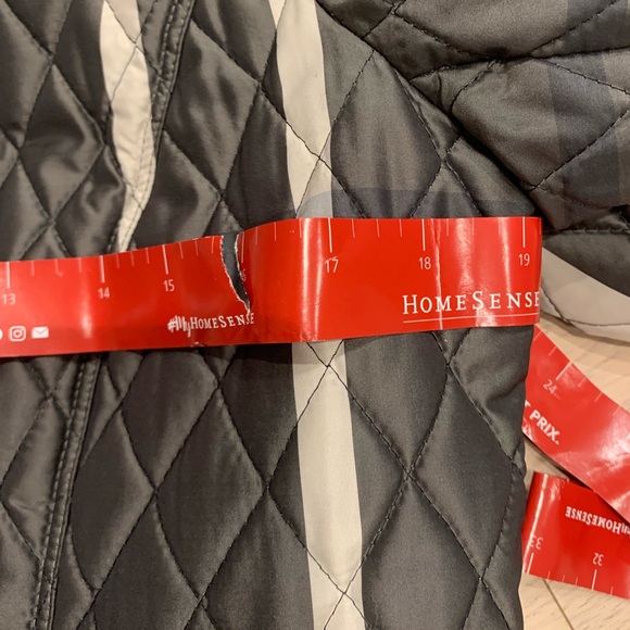 Authentic Burberry Coat - Picture 12 of 12